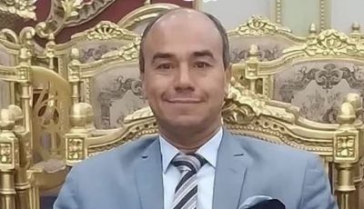 تقبيل الفقراء”.. جولة ترويجية لمرشح نيابي محتمل تتحول لـ”فقرة كوميدية