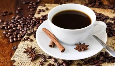 فنجان قهوة يومي قد يساهم في إطالة العمر.. دراسة توضح كيفية مقاومة الكافيين للشيخوخة والأمراض المزمنة