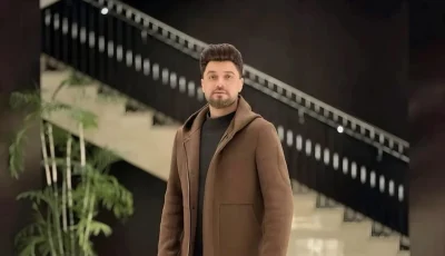 أحمد شيبه ينعى الفنان الشعبي أحمد عامر بكلمات تعبر عن مشاعر الحزن.