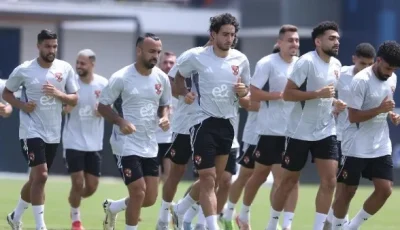 الأهلي يسعى لتحديث عقود الثلاثي في الفريق