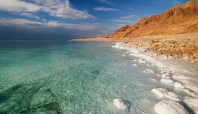 رمل البحر يعالج 5 مشاكل جلدية