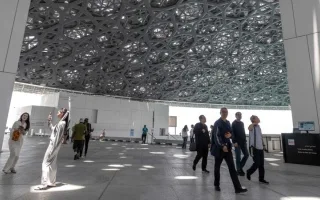استكشاف مميز عبر الزمن في «اللوفر أبوظبي»