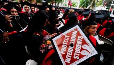 تهديد بسحب الاعتماد واستدعاء ملفات الطلاب الدوليين