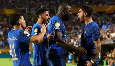 الهلال السعودي يعلن تصميمات قمصان الموسم القادم