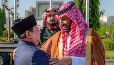 ولي العهد يستقبل رئيس جمهورية إندونيسيا في قصر السلام بجدة