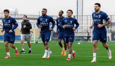 عاصفة رعدية تتسبب بتأجيل تدريب الهلال الأخير (فيديو)