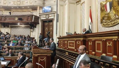 وزير الاتصالات يثير استياء النواب من الحكومة.. ما الذي جرى في البرلمان؟
